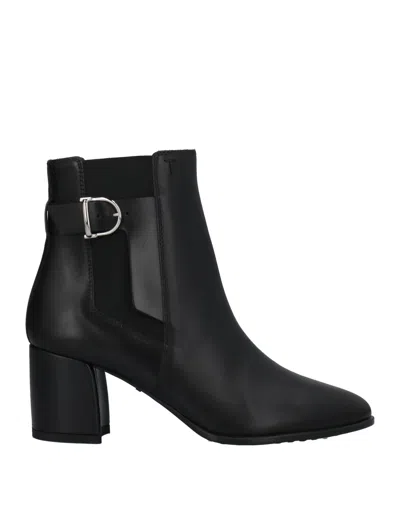 Tod's Ankle Boots In Black