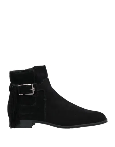 Tod's Ankle Boots In Black