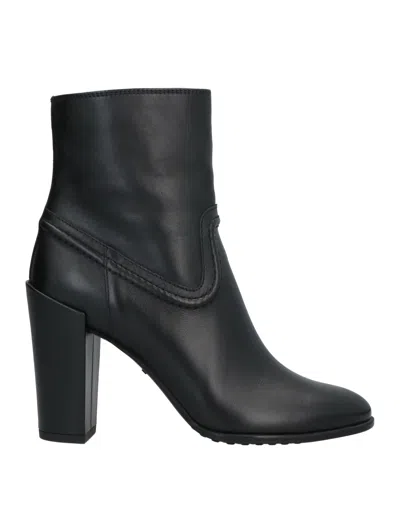 Tod's Ankle Boots In Black