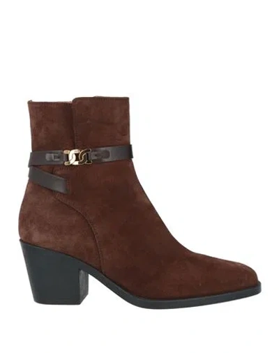Tod's Woman Ankle Boots Brown Size 11 Leather