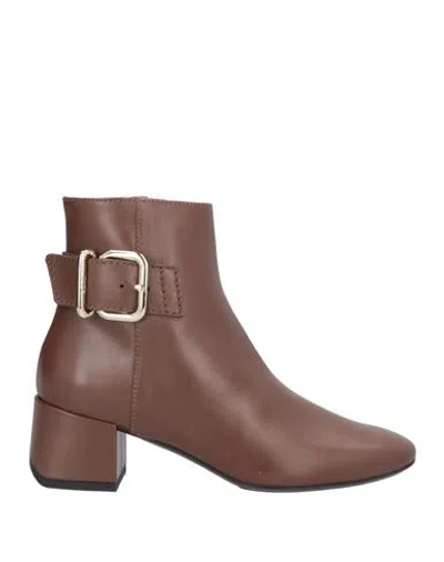 Tod's Woman Ankle Boots Brown Size 4 Leather
