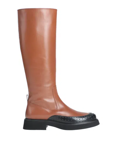 Tod's Knee Boots In Brown
