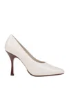 Tod's Pumps In White