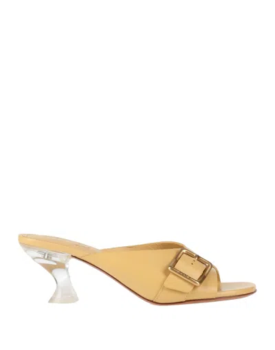 Tod's Sandals In Beige