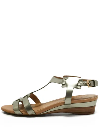 Pre-owned Tod's Vintage 40mm Metallic Leather T-strap Sandals