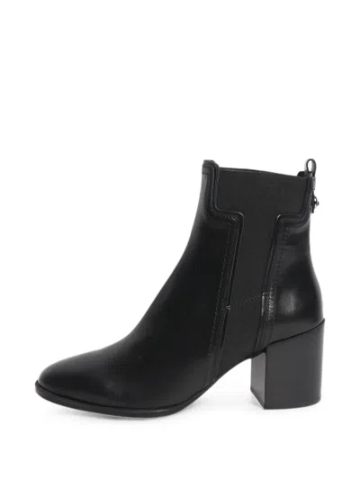 Pre-owned Tod's Vintage Elasticated-side Leather Ankle Boots In Black