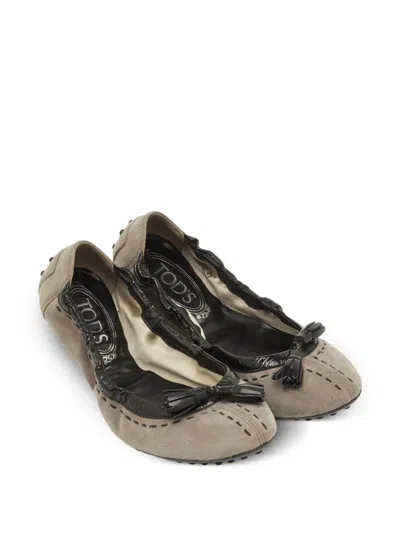 Pre-owned Tod's Vintage Tassel Scrunched Ballet Flats In Neutral