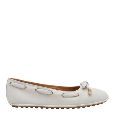 Tod's Bow-detailred Round-toe Flat Shoes In White