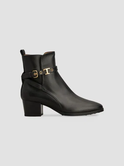 Tod's Ankle Boots In Leather In Black