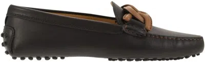 TOD'S WOMEN'S LOAFER WITH METAL CHAIN