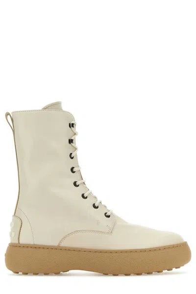 Tod's Winter Gommini Ankle Boots In Beige