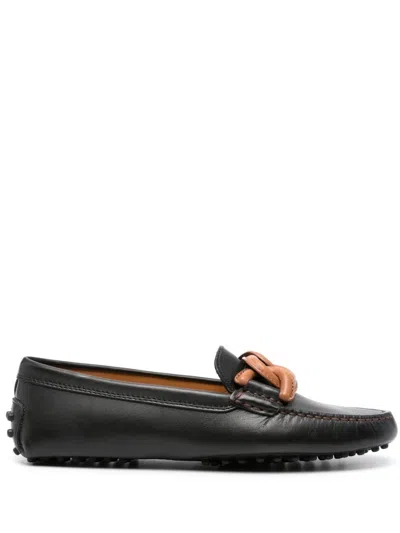 Tod's Gommini Bicolor Chain Driver Penny Loafers In Nero Camel