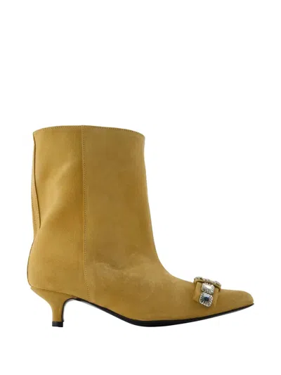 Toga Embellished Pointed Boots In Yellow