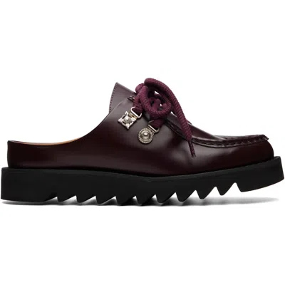 Toga Virilis バーガンディ レザー ダービー In Burgundy