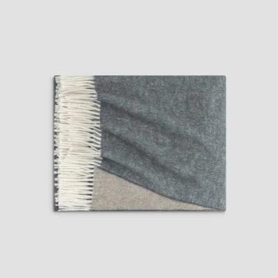 Togas Ferilli Throw In Gray
