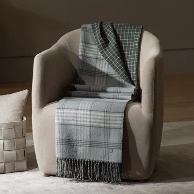Togas Fink Throw In Gray