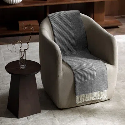 Togas Reuten Throw In Gray;white