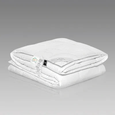 Togas Yin Yang Summer Goose Down Comforter In White