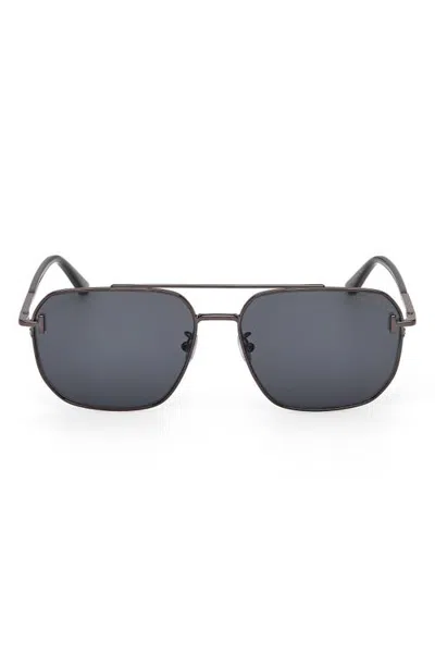Tom Ford 61mm Navigator Sunglasses In Transparent