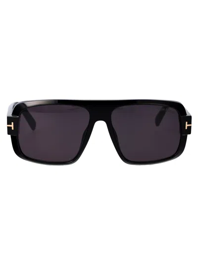 Tom Ford Sunglasses In 01a Nero Lucido / Fumo