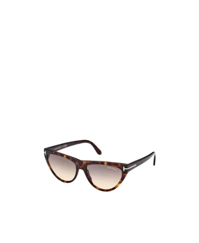 Tom Ford Cat-eye Gradient Sunglasses In Nude