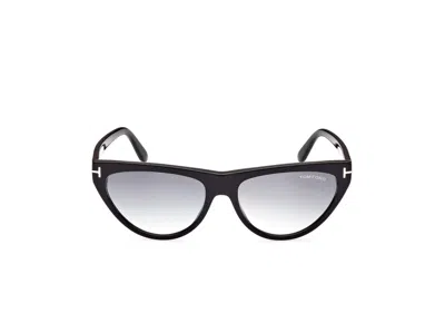 Tom Ford Cat Eye Sunglasses In 01b