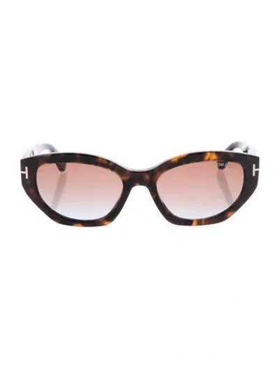 Pre-owned Tom Ford Cat-eye Gradient Sunglasses In Black