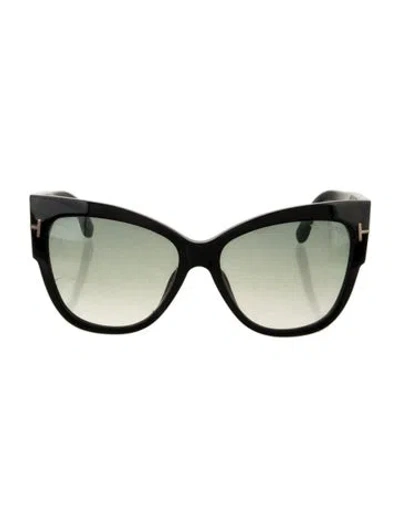 Pre-owned Tom Ford Cat-eye Gradient Sunglasses In Black/green