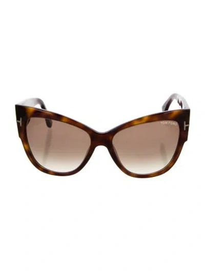 Pre-owned Tom Ford Cat-eye Gradient Sunglasses In Brown