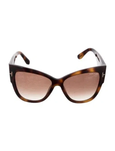 Pre-owned Tom Ford Cat-eye Gradient Sunglasses In Brown