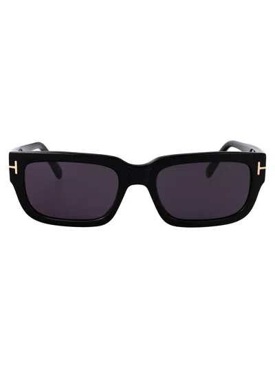 Tom Ford Ezra Sunglasses In 01a Nero Lucido / Fumo