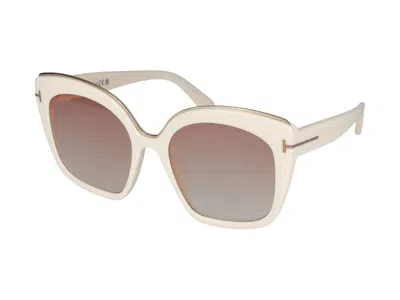 Tom Ford Ft0944 Oversized Square-frame Sunglasses In Cream