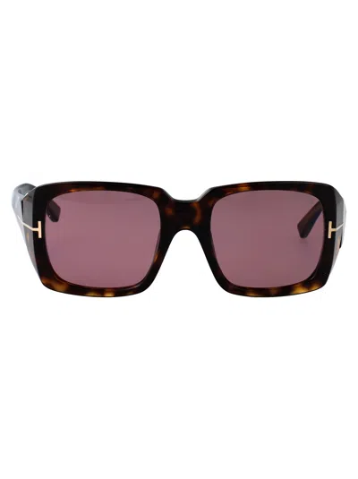Tom Ford Squared Sunglasses Ft1035 52 Y