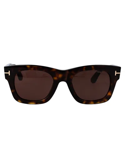 TOM FORD TOM FORD SQUARED SUNGLASSES FT1314 52 E
