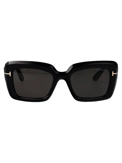 Tom Ford Squared Sunglasses Ft1318 01 A In Black