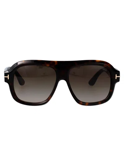 TOM FORD TOM FORD SQUARED SUNGLASSES FT1324 52 K