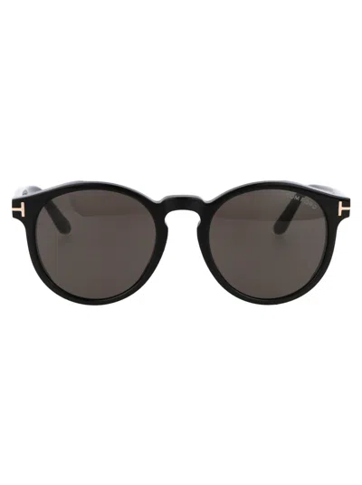 Tom Ford Ian-02 Sunglasses In 01a Nero Lucido / Fumo
