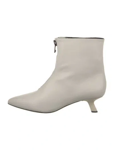 Pre-owned Tom Ford Leather Boots In Neutral