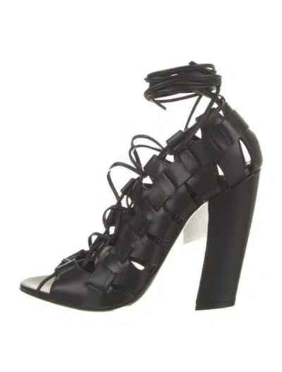 Pre-owned Tom Ford Leather Pumps In Black