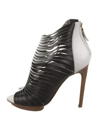Pre-owned Tom Ford Leather Pumps In Black
