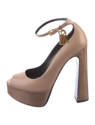 Pre-owned Tom Ford Leather Pumps In Neutral