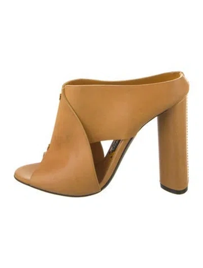 Pre-owned Tom Ford Leather Slides In Neutral