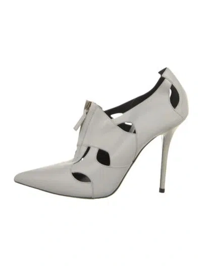 Pre-owned Tom Ford Leather T-strap Pumps In White
