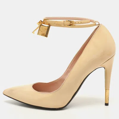 Pre-owned Tom Ford Light Beige Patent Leather Padlock Pumps Size 39.5