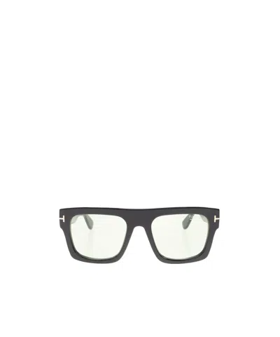 Tom Ford Logo Sunglasses In Neutral