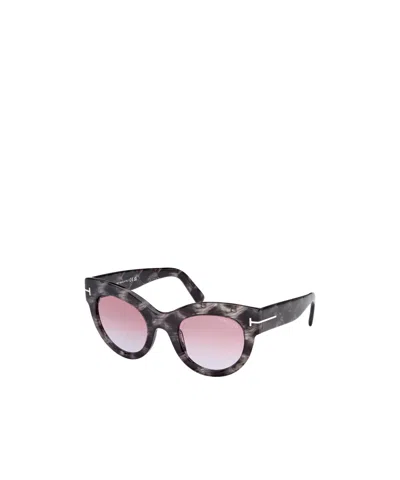Tom Ford Logo Sunglasses In Black