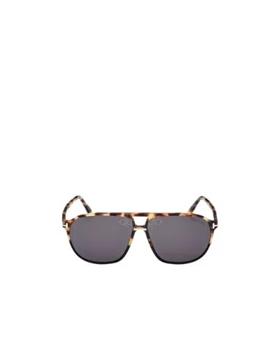 Tom Ford Logo Sunglasses In Gray