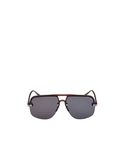 Tom Ford Logo Sunglasses In Gray
