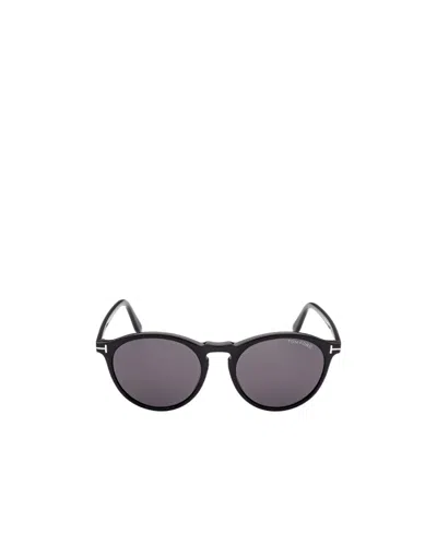 Tom Ford Logo Sunglasses In Gray