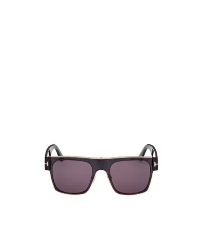 Tom Ford Logo Sunglasses In Gray